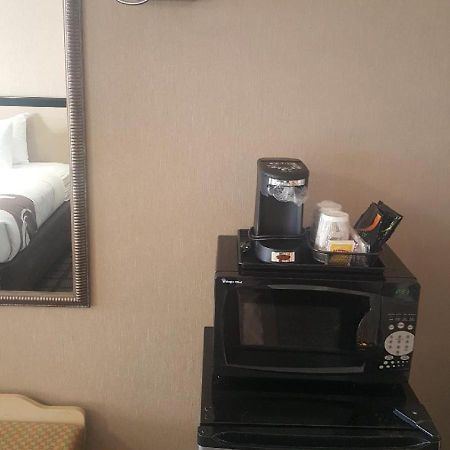 Quality Inn Near Lake มาเบิล ฟอลส์ ภายนอก รูปภาพ
