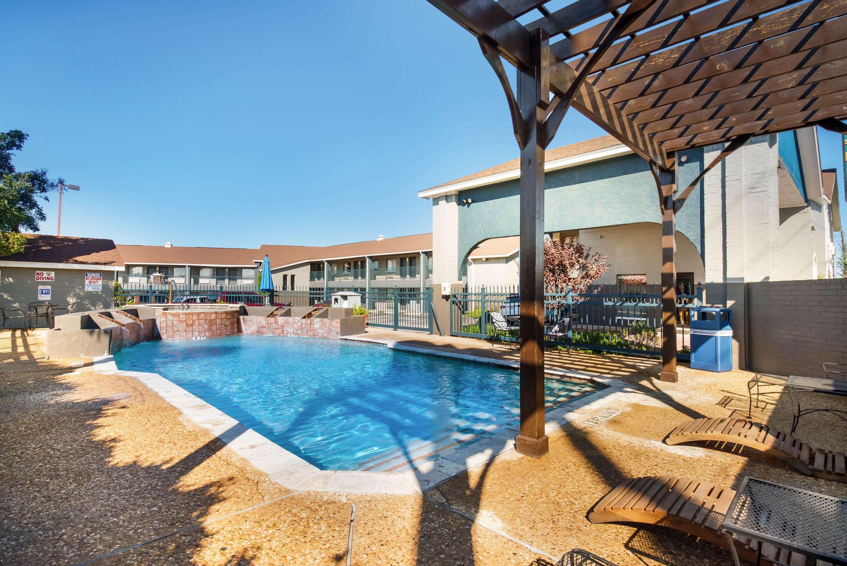 Quality Inn Near Lake มาเบิล ฟอลส์ ภายนอก รูปภาพ