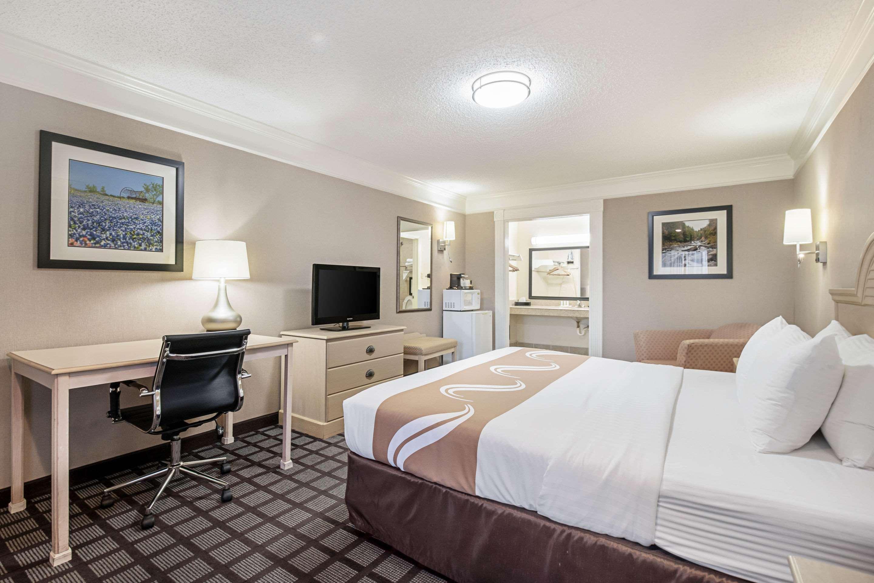Quality Inn Near Lake มาเบิล ฟอลส์ ภายนอก รูปภาพ