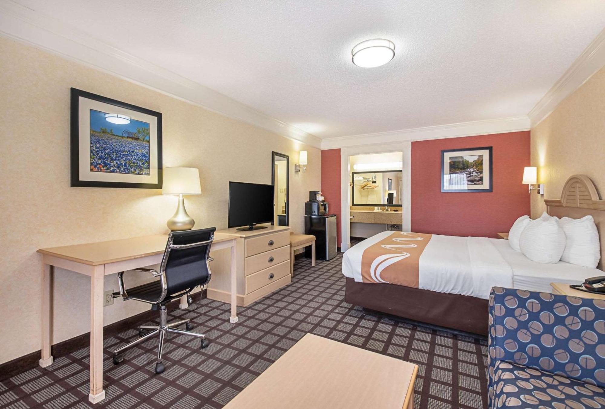Quality Inn Near Lake มาเบิล ฟอลส์ ภายนอก รูปภาพ