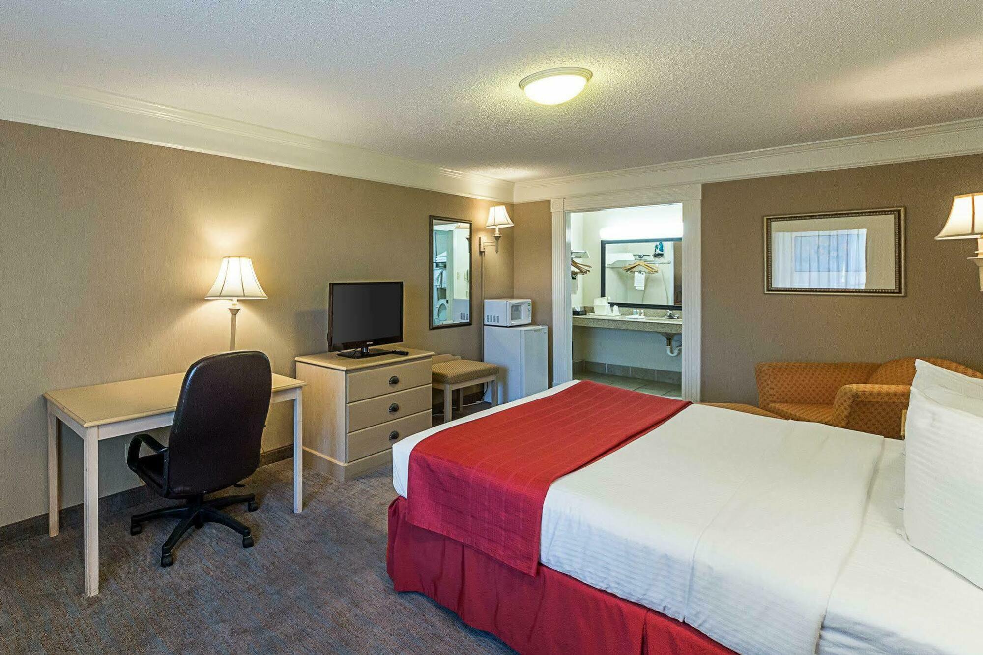 Quality Inn Near Lake มาเบิล ฟอลส์ ภายนอก รูปภาพ